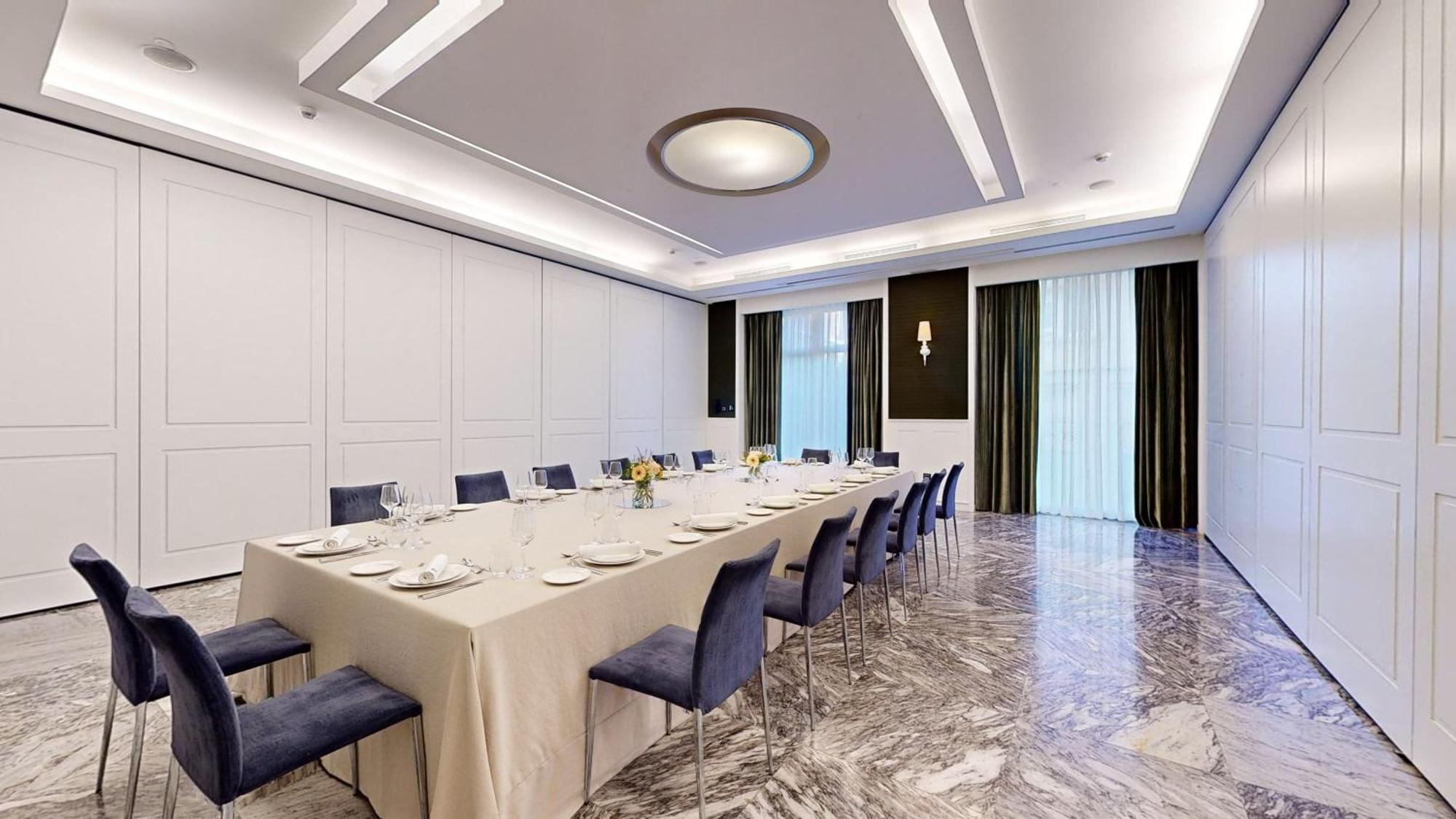 Hotel Colon Gran Melia - The Leading Hotels Of The World Seville Exterior photo The Boardroom